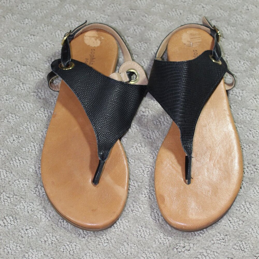Sophia Milano Italian Women 9 Embossed Black T-Strap Padded Footbed Flat Sandals
